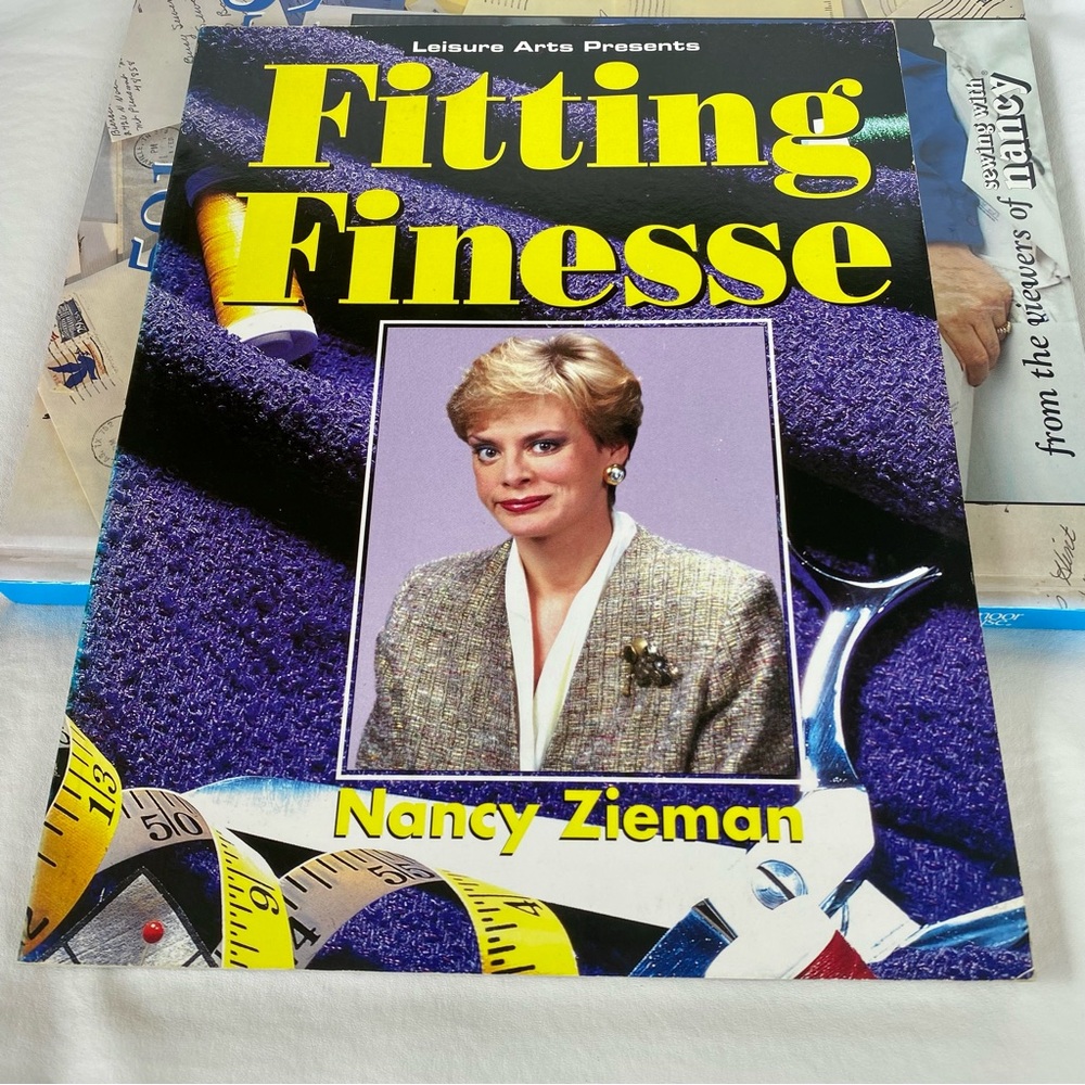Bundle Lot 4 Sewing Books and 1 Crafting Sewing Magazine - Picture 7 of 10